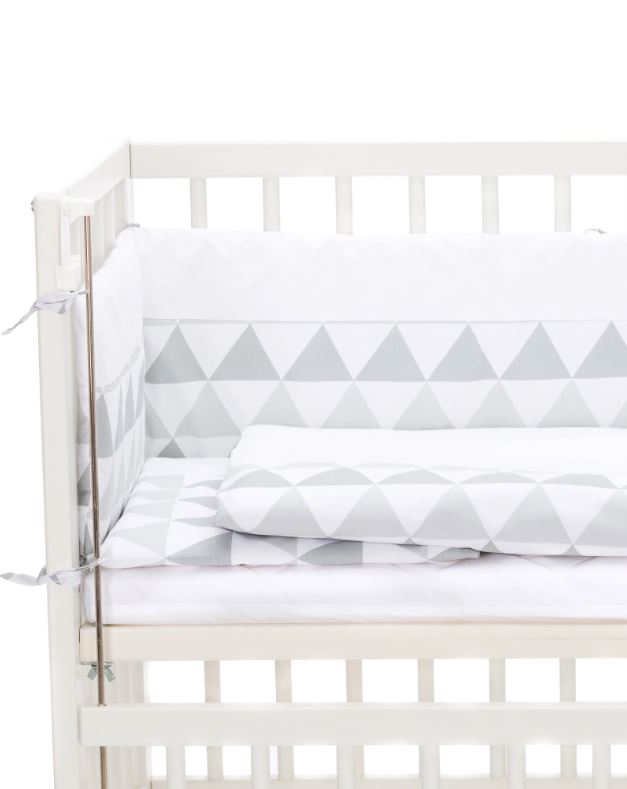 Fillikid Beistellbett 40x90 cm Cocon weiss inkl. Bettwäsche-Set Dreiecke - nur solange Vorrat